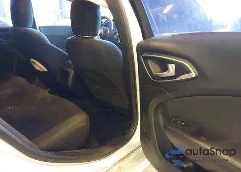 2015 Chrysler 200 Limited z USA, uszkodzony, nr VIN 1C3CCCAB1FN626727